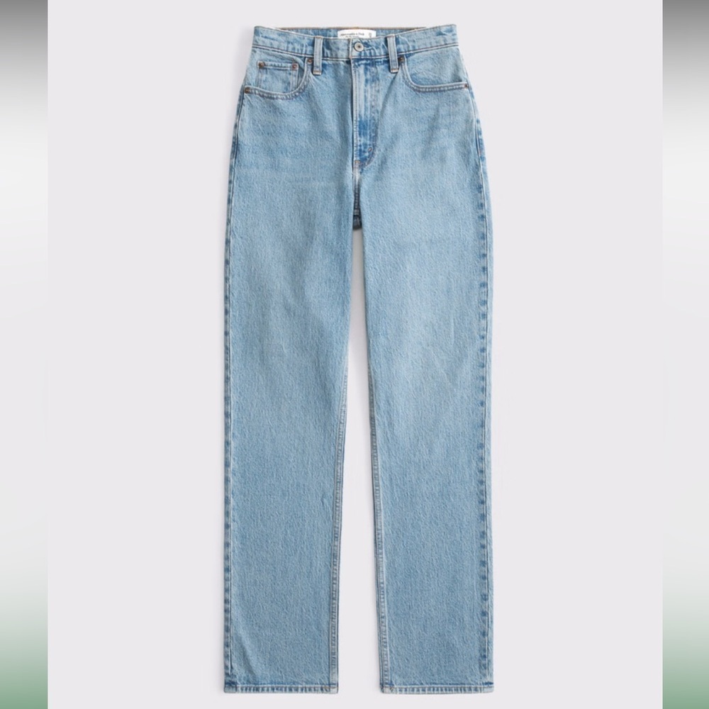Abercrombie & Fitch
The 90s Straight Ultra High Rise 24 00